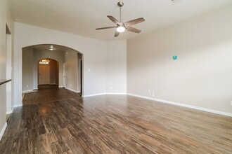 2548 Blue Heron Cir in Seabrook, TX - Building Photo - Building Photo