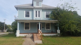 1100 SE Dewey Ave in Bartlesville, OK - Building Photo