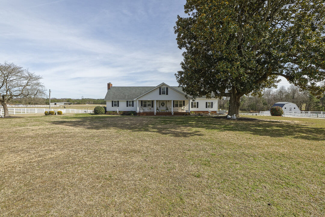 195 Williams Rd in Coats, NC - Building Photo