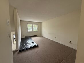 18 Ballou St in Putnam, CT - Building Photo - Building Photo
