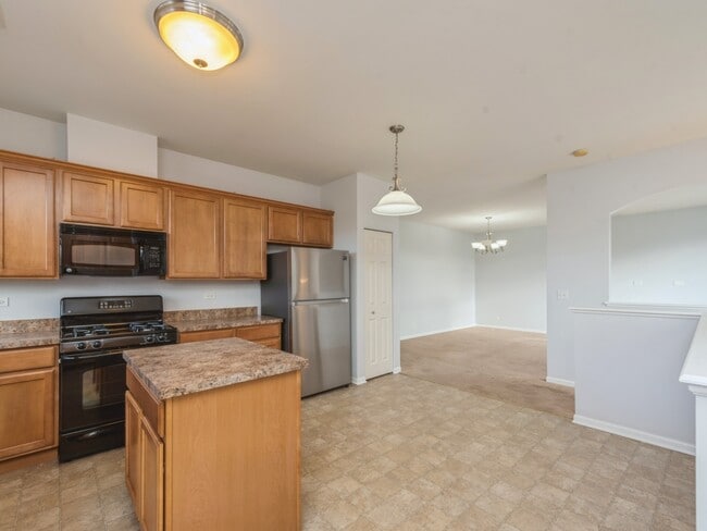 2243 Concord Dr in McHenry, IL - Building Photo - Building Photo