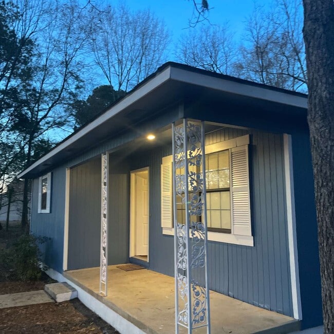 property at 323 King St