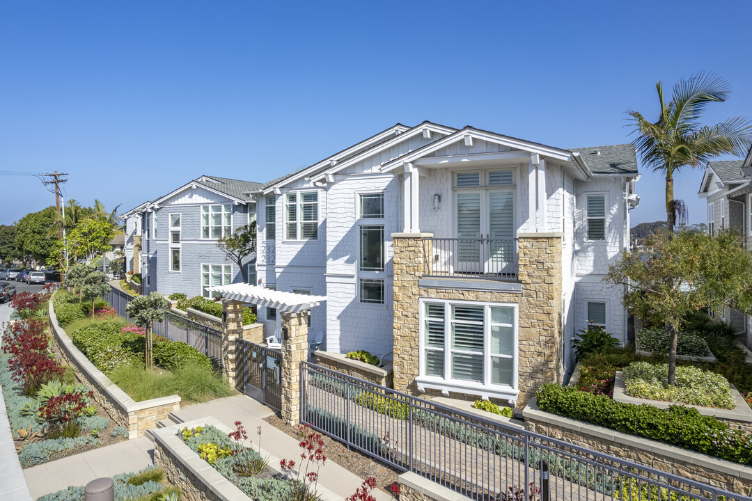 SummerHouse Luxury Beach Condos in Carlsbad, CA - Building Photo