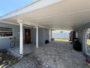 2926 W St John St in Tampa, FL - Building Photo - Building Photo