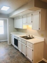 203 Wildwood Dr in Greer, SC - Foto de edificio - Building Photo