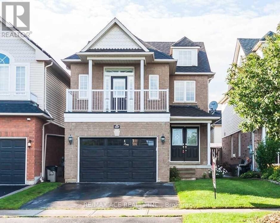 137 Hutton Pl in Bowmanville, ON - Building Photo