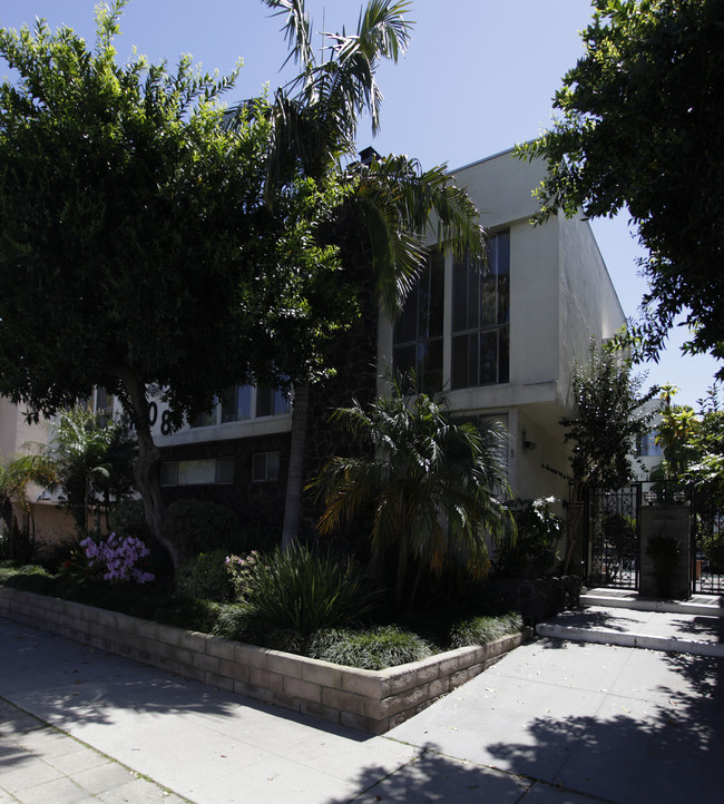 2708 W Clark Ave in Burbank, CA - Building Photo - Building Photo