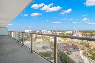 400 Central Ave, Unit 1709 in St. Petersburg, FL - Building Photo - Building Photo