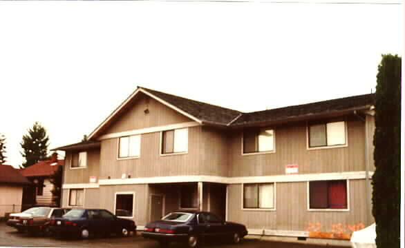 320 E Burke Ave in Arlington, WA - Building Photo