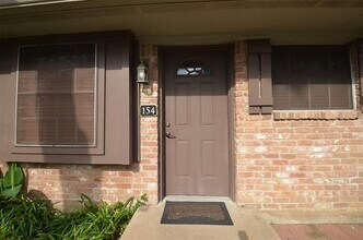 1108 W Tri Oaks Ln in Houston, TX - Building Photo - Building Photo