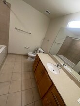 579 W Kinzie St in Chicago, IL - Building Photo - Building Photo