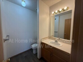 743 Kings Carriage Rd in Nixa, MO - Building Photo - Building Photo