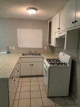 220 N Hargrave St, Unit 1 in Banning, CA - Foto de edificio - Building Photo