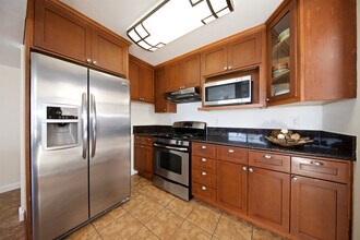 2884 Bayside Walk in San Diego, CA - Building Photo - Building Photo