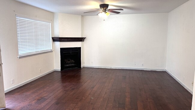 1932 Hidden Way in Corpus Christi, TX - Building Photo - Building Photo