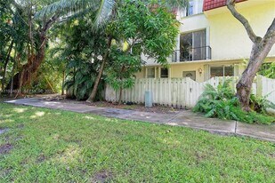 1655 NE 115th St in Miami, FL - Building Photo