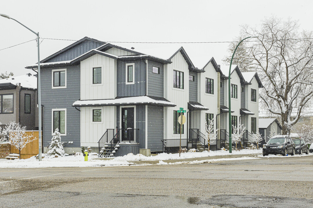 3418 17th St SW in Calgary, AB - Building Photo