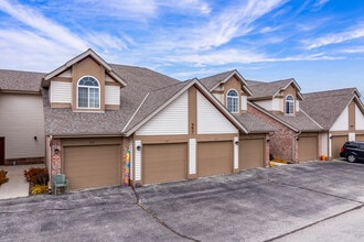 Hunters Ridge Apartments in Plymouth, WI - Building Photo - Building Photo