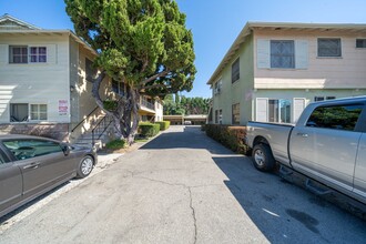 14115-14119 Gilmore St in Van Nuys, CA - Building Photo - Building Photo