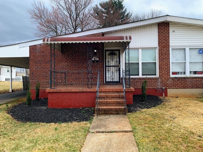 property at 6236 Robin Hill Rd