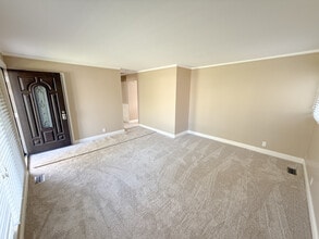 47337 Winthrop St in Shelby Township, MI - Building Photo - Building Photo