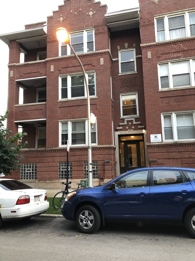 6622 N Lakewood Ave, Unit 2 in Chicago, IL - Foto de edificio - Building Photo