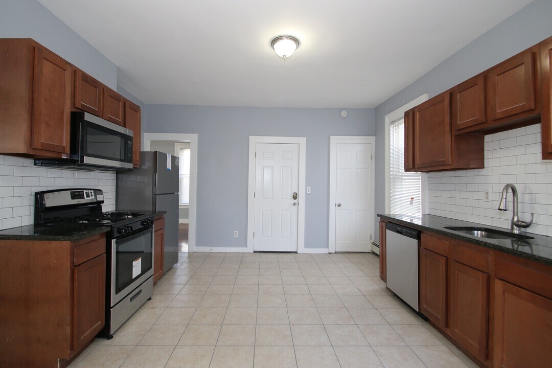 273 Lloyd St in New Haven, CT - Building Photo