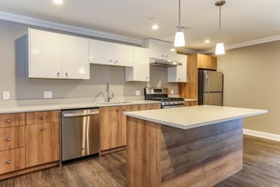 918 Providence Hwy in Dedham, MA - Building Photo