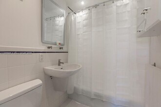 880 NE 69th St, Unit 1E in Miami, FL - Building Photo - Building Photo
