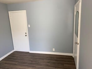 7110 Drury Ln, Unit 1st Fl in Maplewood, MO - Building Photo - Building Photo