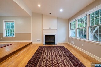 238 Emmett Pl in Ridgewood, NJ - Building Photo - Building Photo