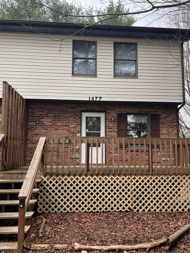 1477 Sandy Cir in Blacksburg, VA - Building Photo - Building Photo