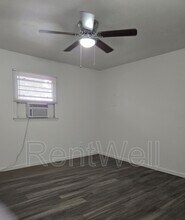 2914 E Bates St in Lubbock, TX - Building Photo - Building Photo