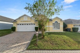 548 Old Bridge Cir in Davenport, FL - Building Photo