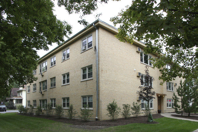 301 Chicago Ave in Oak Park, IL - Foto de edificio - Building Photo