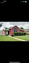 322 Bryant Ln in Cedar Hill, TX - Building Photo