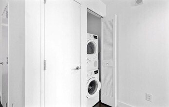 77 Hudson St in Jersey City, NJ - Building Photo - Building Photo