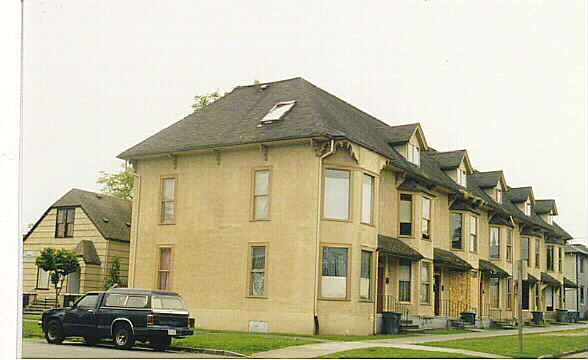 1301-1311 S 8th St in Tacoma, WA - Foto de edificio - Building Photo