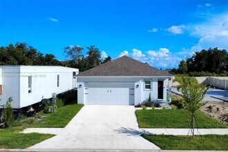 5539 Maddie Dr in Haines City, FL - Building Photo - Building Photo