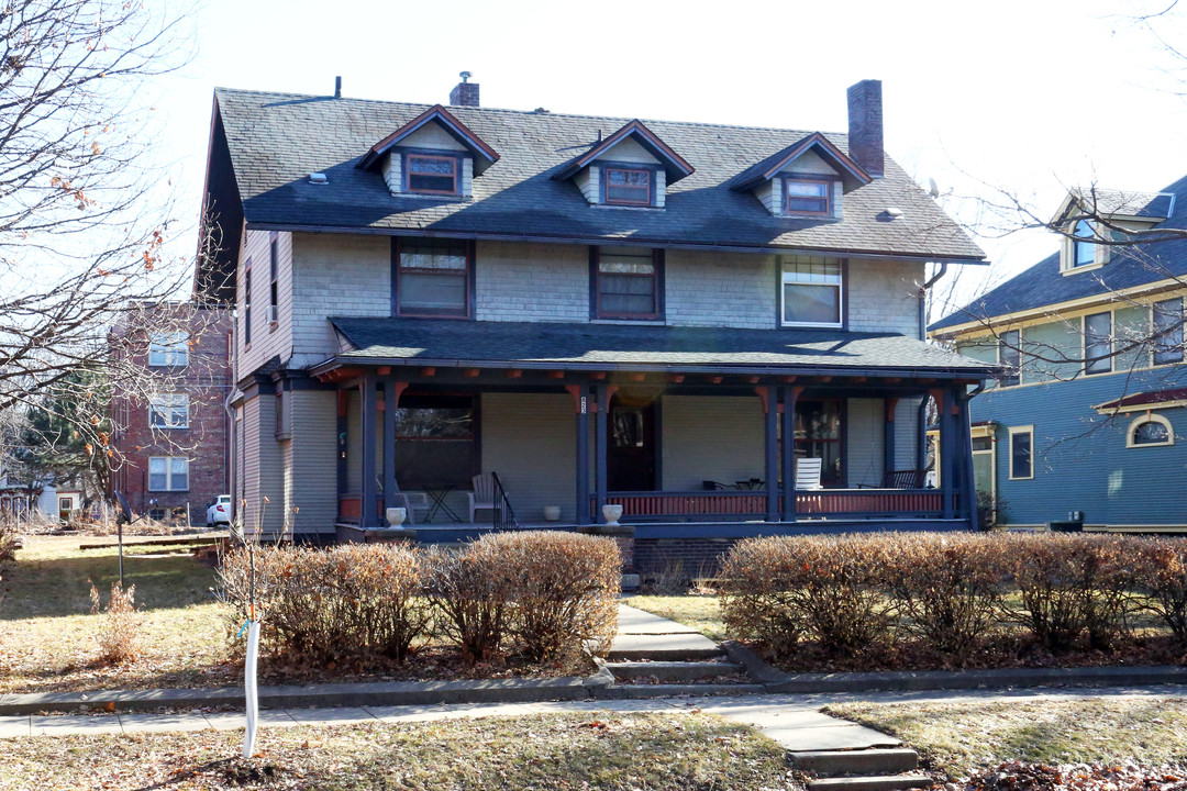 823 18th St in Des Moines, IA - Foto de edificio