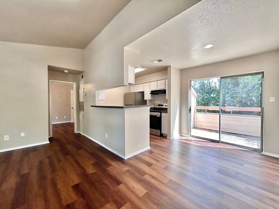 7111 E Hwy 290 in Austin, TX - Building Photo