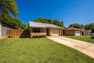11327 Fish Springs Dr in San Antonio, TX - Building Photo