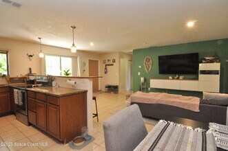1318 Vancouver Ave SE in Palm Bay, FL - Building Photo - Building Photo