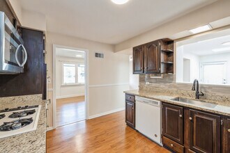 4701 Lawn Ave in Western Springs, IL - Foto de edificio - Building Photo