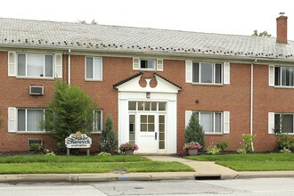 3720 Warrensville Center Rd in Shaker Heights, OH - Building Photo - Building Photo