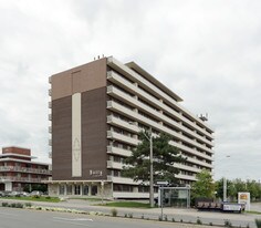 Butty Tower in Hamilton, ON - Building Photo