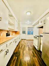 1850 N La Brea Ave in Los Angeles, CA - Foto de edificio - Building Photo