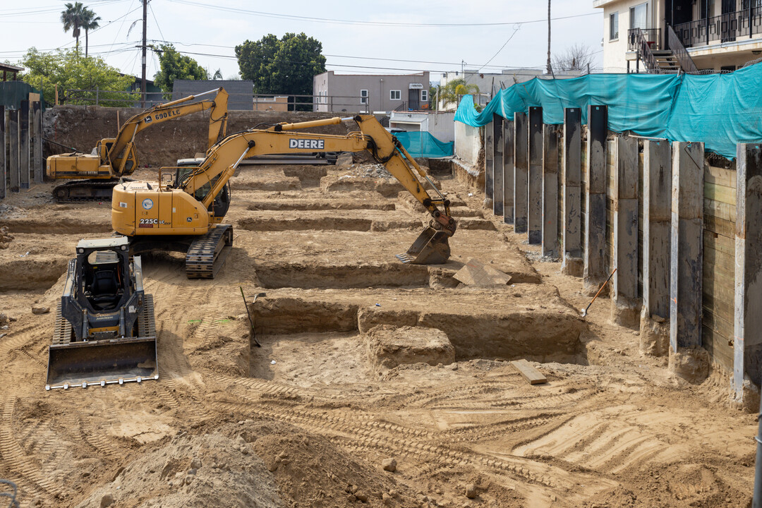 3844 W 27th St in Los Angeles, CA - Building Photo