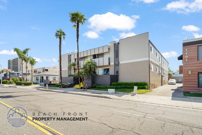 1105 N. Flower St. in Santa Ana, CA - Foto de edificio - Building Photo