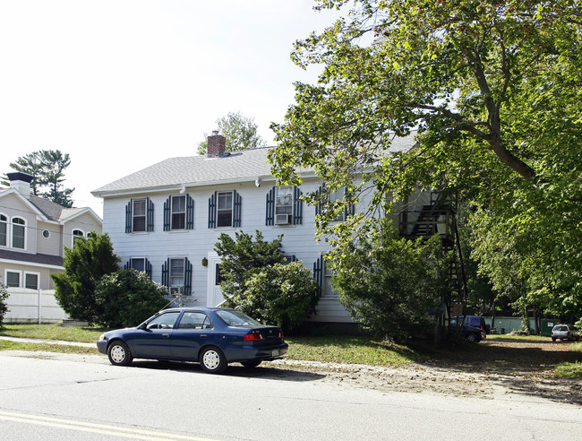 75-77 Court St in Exeter, NH - Foto de edificio - Building Photo
